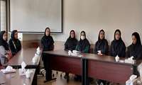 مدیر پای صحبت جمعی از پرستاران شرکتی نشست